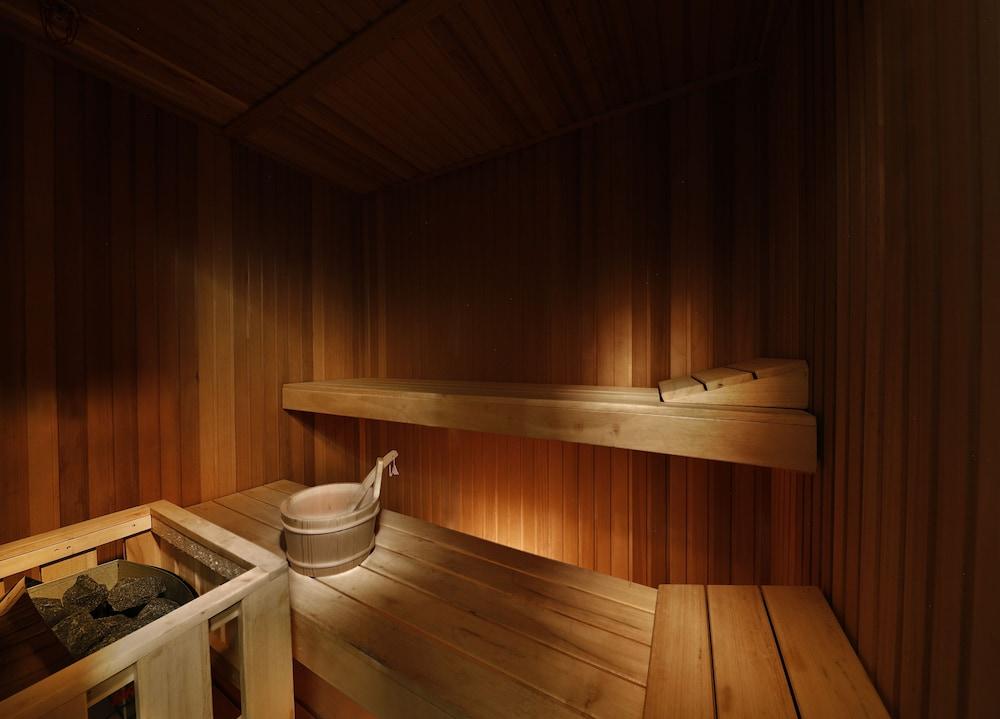 Hilton Tanger City Center Dış mekan fotoğraf A Finnish sauna